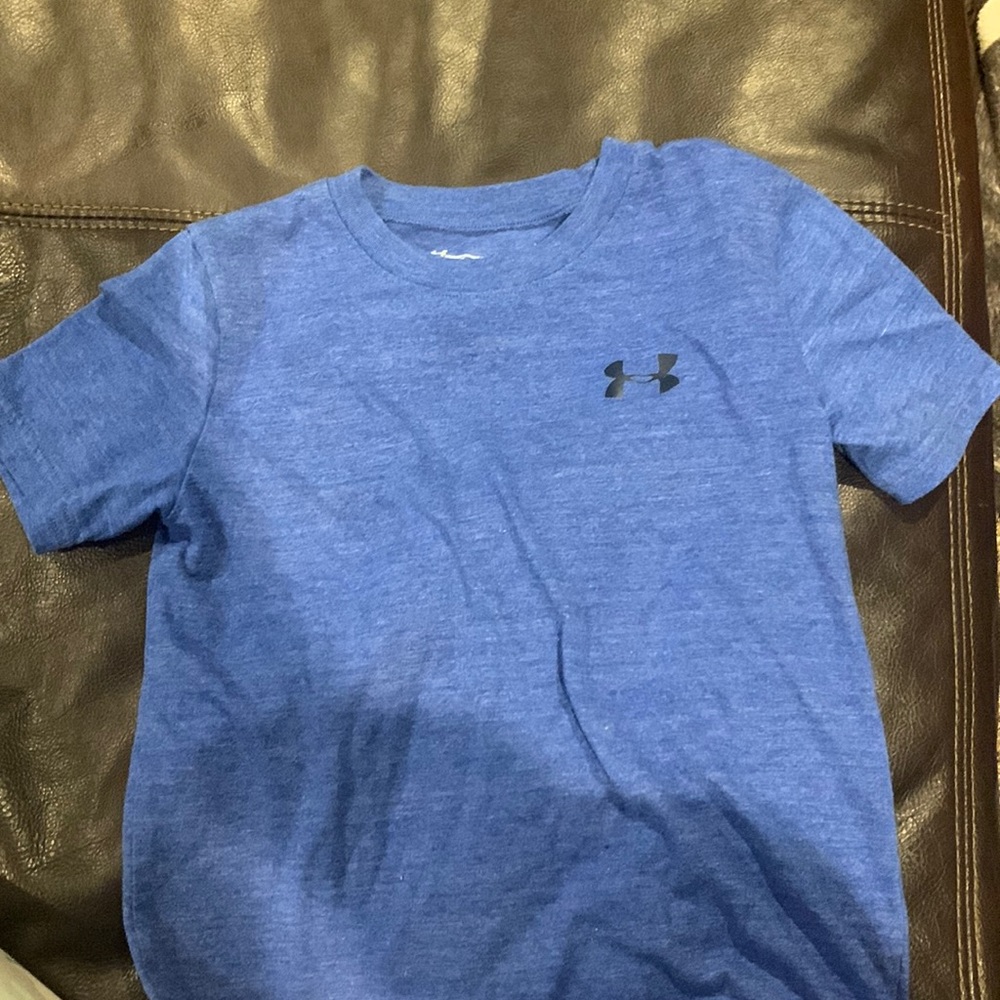 under armour boys shirt